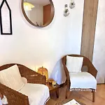 Valentina's Oasis 아파트
